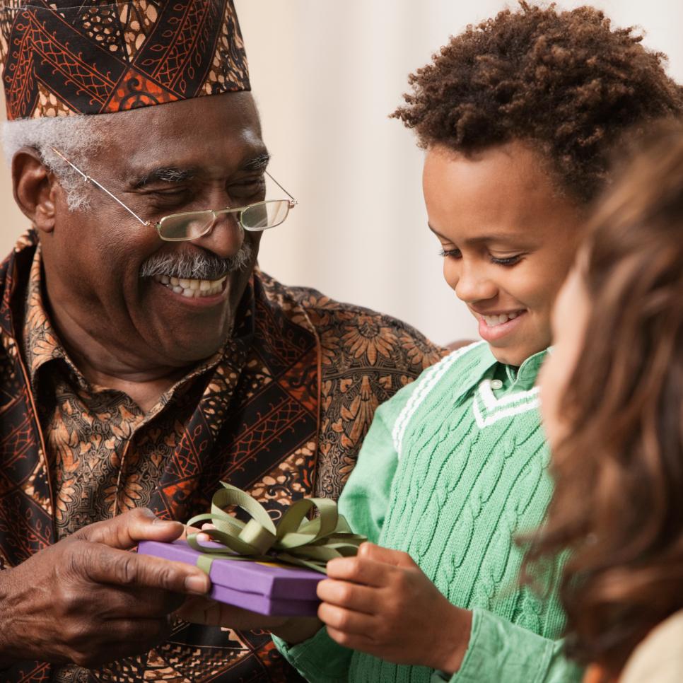 What is Kwanzaa? How to Holiday